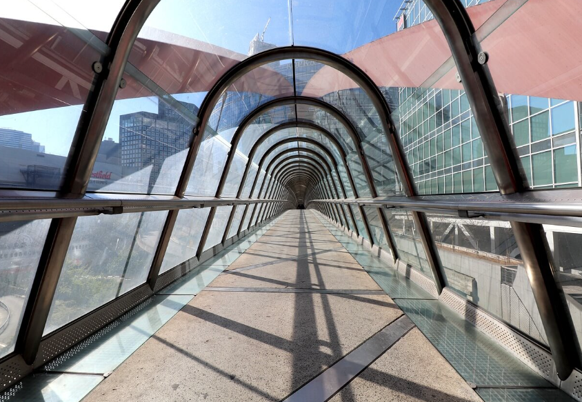 Властивості полікарбонату та його види