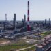 Розташований в 1400 км від України: дрони вразили нафтопереробний завод в орську