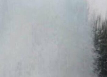 Вода замість асфальту: масштабний витік в Києві