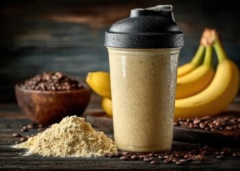 Чи варто пити протеїнову каву? Експерти розповідають про популярний тренд