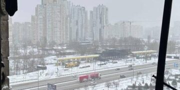 Не мати, а донька: поліція змінила дані про жертву удару по Києву