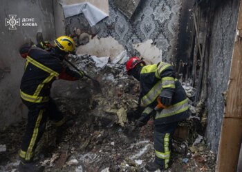 У Києві завершили роботи з ліквідації наслідків ворожого обстрілу