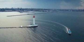 Ворог знову атакував промислову інфраструктуру в Одеському районі: що відомо