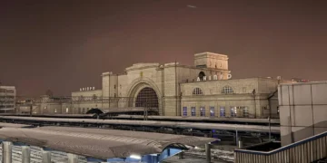 На вокзалах у Львові, Дніпрі, Одесі, Києві та Харкові приглушили зовнішнє освітлення
