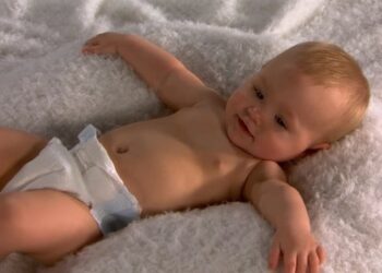 Почему годовалый ребенок капризничает без причины: чек-лист для родителей