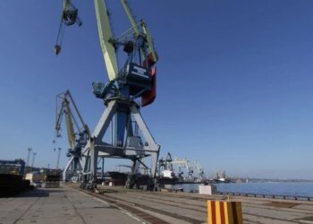 Росія інтегрує окупований порт Маріуполя у власну економіку – розвідка