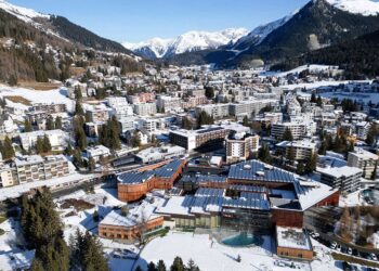 У Давосі лідери ЄС відсувають Україну на другий план через Гренландію, – FT