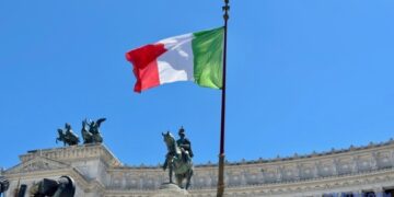 Італія надіслала Україні першу партію допомоги для підтримки енергетики