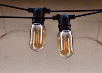 Графіки відключень електроенергії у суботу діятимуть у всіх регіонах – Укренерго