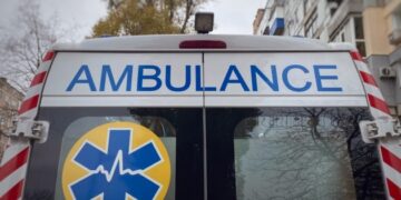 Росіяни вдарили по Херсону, поранений чоловік