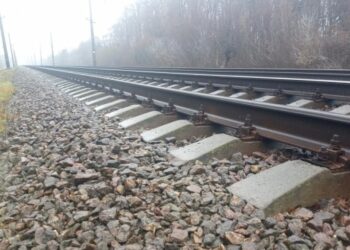 Атака РФ на енергооб’єкти: поїзди у Дніпропетровській та Запорізькій областях перевели на резервну теплотягу