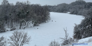 Україні у понеділок прогнозують ожеледицю і туман, уночі до 20° морозу