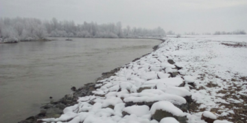 На Закарпатті паводок підмив опору газопроводу, 17 населених пунктів можуть залишитися без газу