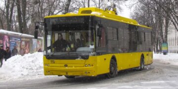 Електротранспорт на лівому березі Києва тимчасово не курсує