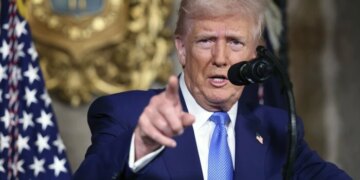 Трамп заявив, що Венесуела передасть США до 50 млн барелів нафти
