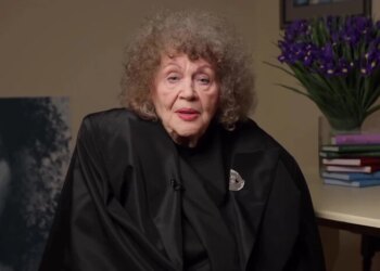 Будинок, де живе Ліна Костенко, залишився без тепла