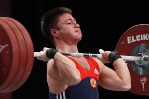 Молодих важкоатлетів з РФ допустили до турнірів із прапором