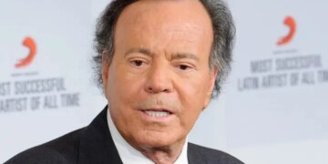 82-річного співака Хуліо Іглесіаса звинувачено в сексуальному насильстві