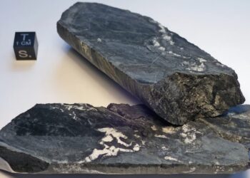 Вчені пояснили, як на Землі мільярди років тому запрацювали природні ядерні реактори