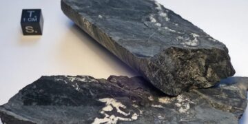 Вчені пояснили, як на Землі мільярди років тому запрацювали природні ядерні реактори