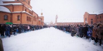 Нелегальна освіта у центрі Києва: радянські підручники, російська література та пісні