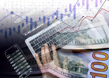 НБУ знову оновив курс долара: у чому тепер зберігати заощадження?