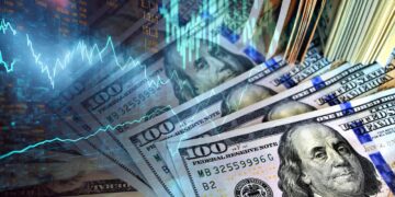 Євро на порозі 51 гривні, долар дорожчає: чи варто зараз купувати валюту