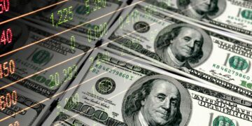 Курс долара на наступному тижні. Чи очікувати зниження після рекорду