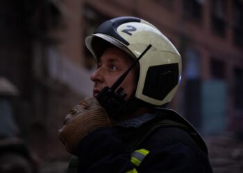 У Києві серія гучних вибухів на тлі загрози балістики