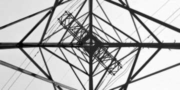 Експерт пояснив, що стало ключовим бар’єром для інвестицій в енергетику України