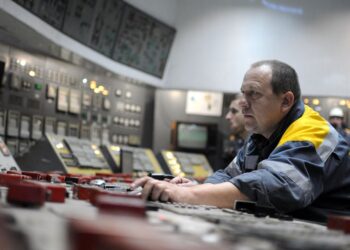 Росіяни били по енергетиці всю ніч: у Міненерго розповіли, де є знеструмлення