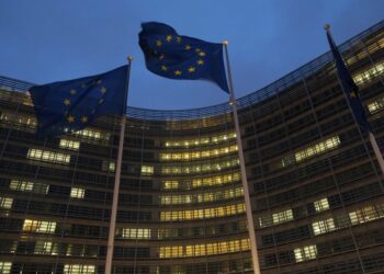 ЄС планує зупинити торгівельну угоду зі США на тлі погроз Трампа про тарифи