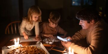 Відключення по всіх областях: в “Укренерго” визначалися з графіками на 11 січня