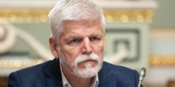 Україні доведеться піти на “болючі поступки” заради миру, – президент Чехії