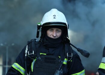 Росіяни вдруге за ніч атакували Запоріжжя: у місті пошкоджені приватні будинки (фото)