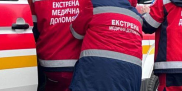 Жінка впала від сильного удару: на Київщині стався нещасний випадок