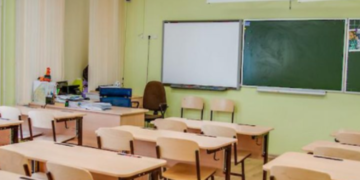 Кровопролиття і крики в школі Києва: поліція оточила навчальний заклад