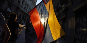 США полюють на 16 підсанкційних танкерів з Венесуели – NYT