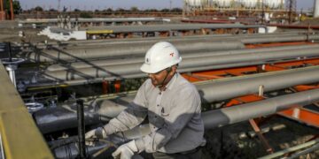 Індія готова купувати венесуельську нафту: потрібен дозвіл США