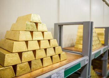 Ціна на золото б’є рекорди – вже понад 5000 доларів. Прогнозується подальше зростання