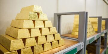 Ціна золота продовжує рекордно зростати та наближається до 5600 доларів