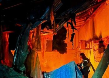 Пожежі, уламки, руйнування — ніч масованих ударів по Києву