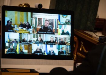 Є удари, немає ударів – все одно сотні будинків у Києві без опалення: Зеленський розкритикував роботу столичної влади