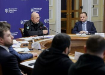 У Києві над відновленням електромереж працюють 63 бригади, понад 220 бригад – над відновленням тепла