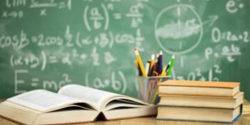 У Києві тимчасово об’єднують школи та садочки, щоб зберегти очне навчання