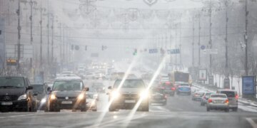 Лід під снігом і кілометрові затори – столиця паралізована через негоду