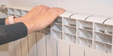 У Києві почали повертати тепло в частину будинків на лівому березі після нищівник атак рф – мер