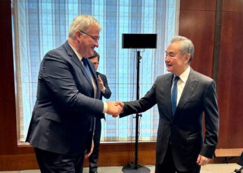 Головний покупець російської нафти допоможе Україні