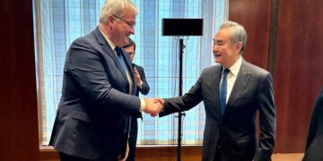 Головний покупець російської нафти допоможе Україні