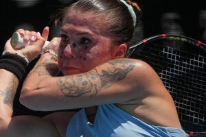 Сіярто назвав «скандальною» відмову українки Олійникової тиснути руку тенісистці з Угорщини